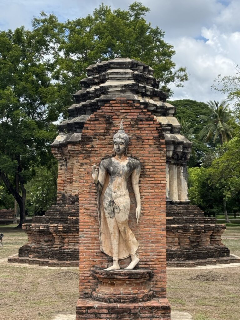ワット・トラパン・ンゴエン（Wat Traphang Ngoen）