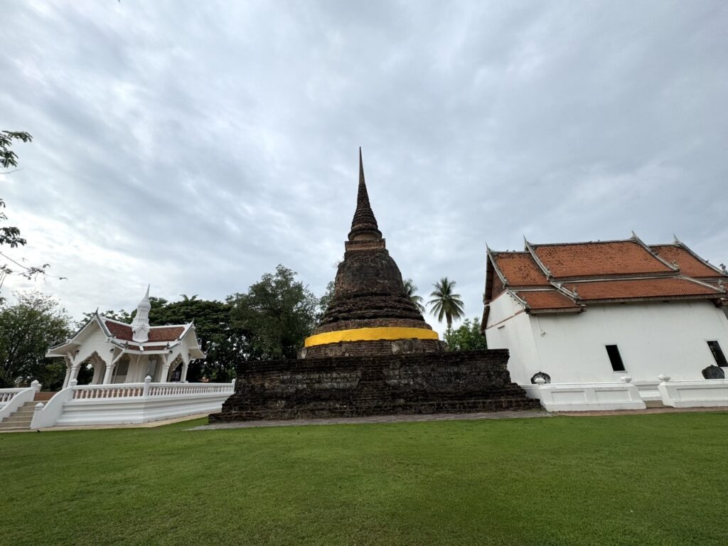 ワット・トラパン・トーン（Wat Traphang Thong）