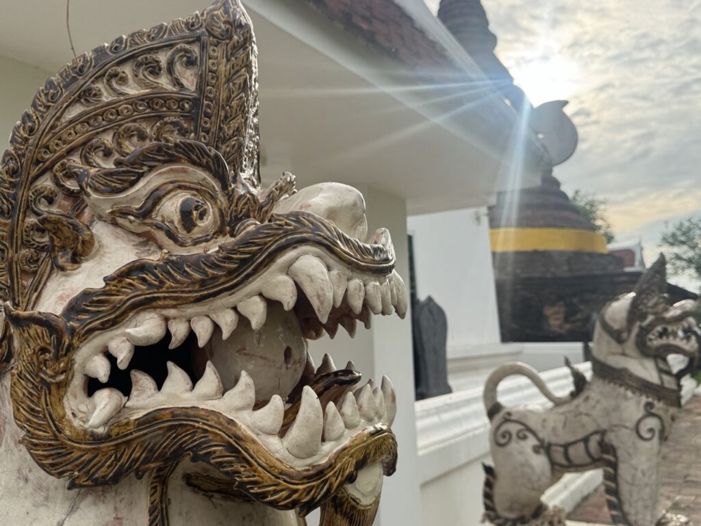 ワット・トラパン・トーン（Wat Traphang Thong）